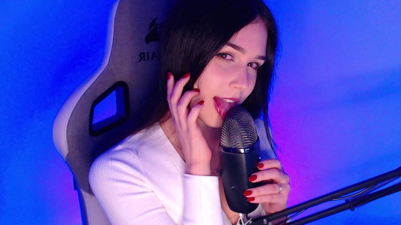 ASMR | Earlicking With Eye Contact