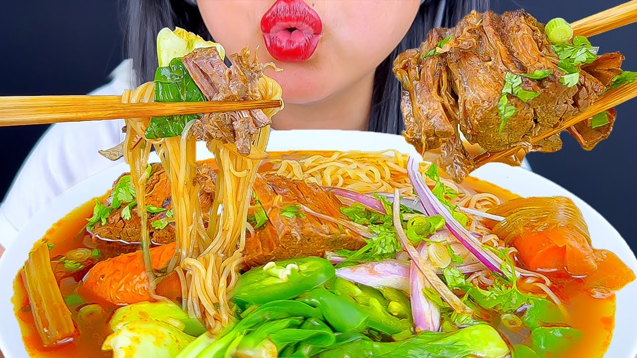ASMR BIRRIA PHO (COOKING & EATING SOUNDS)