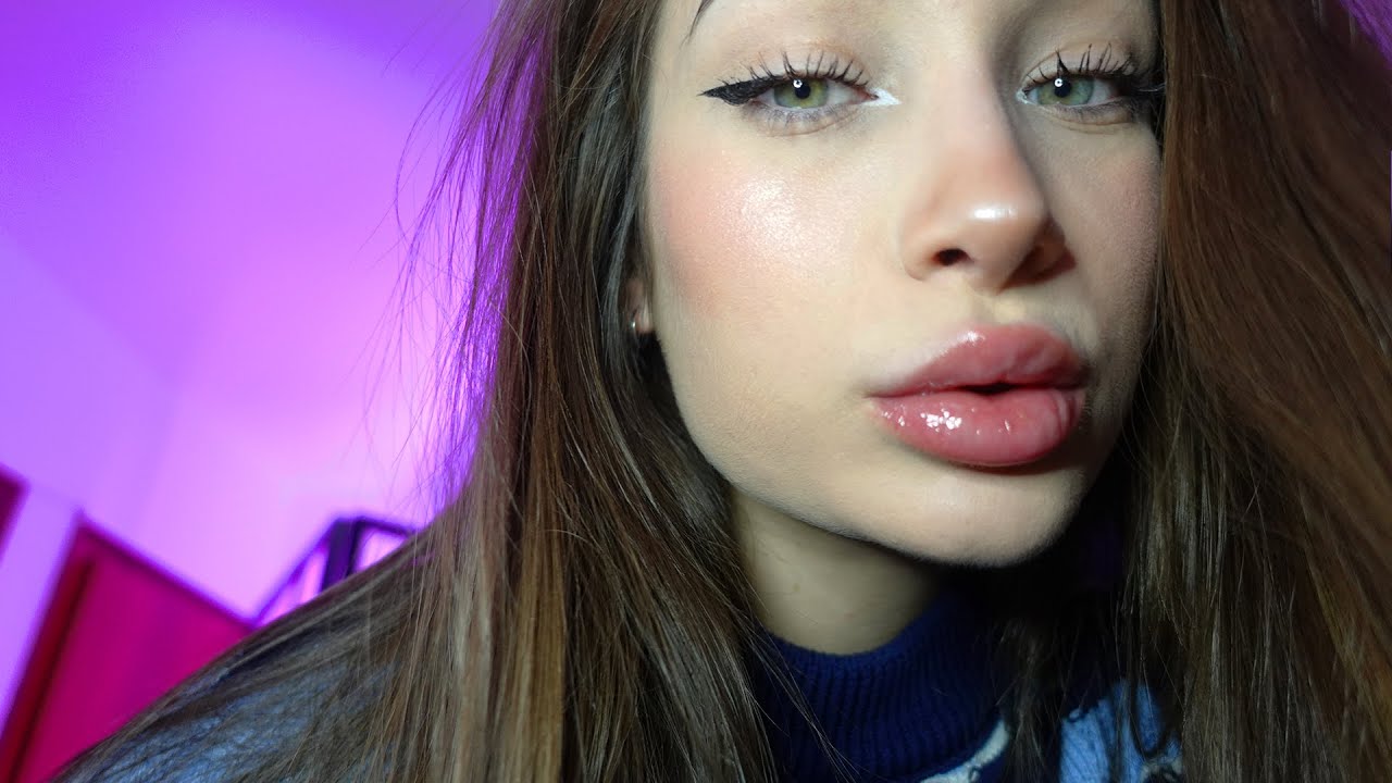 ASMR I fill you with kisses 💋