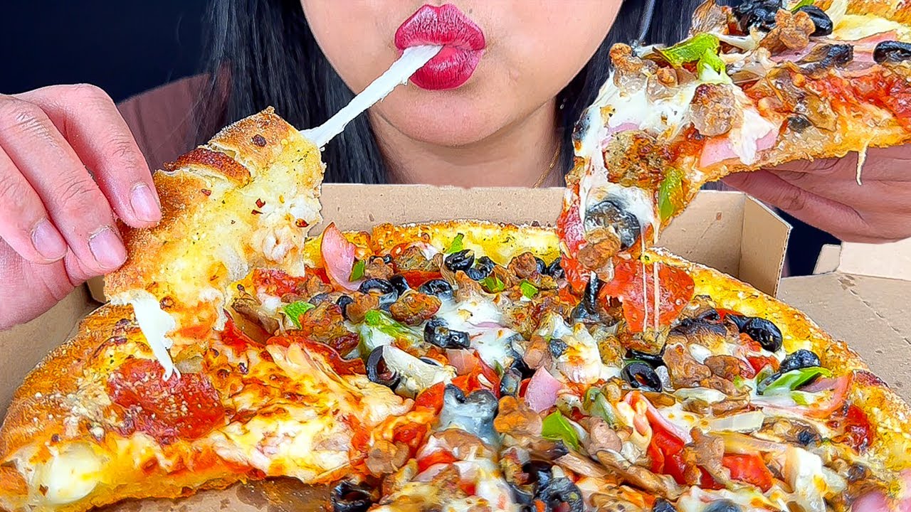 ASMR PARMESAN STUFFED CRUST PIZZA FROM DOMINOS