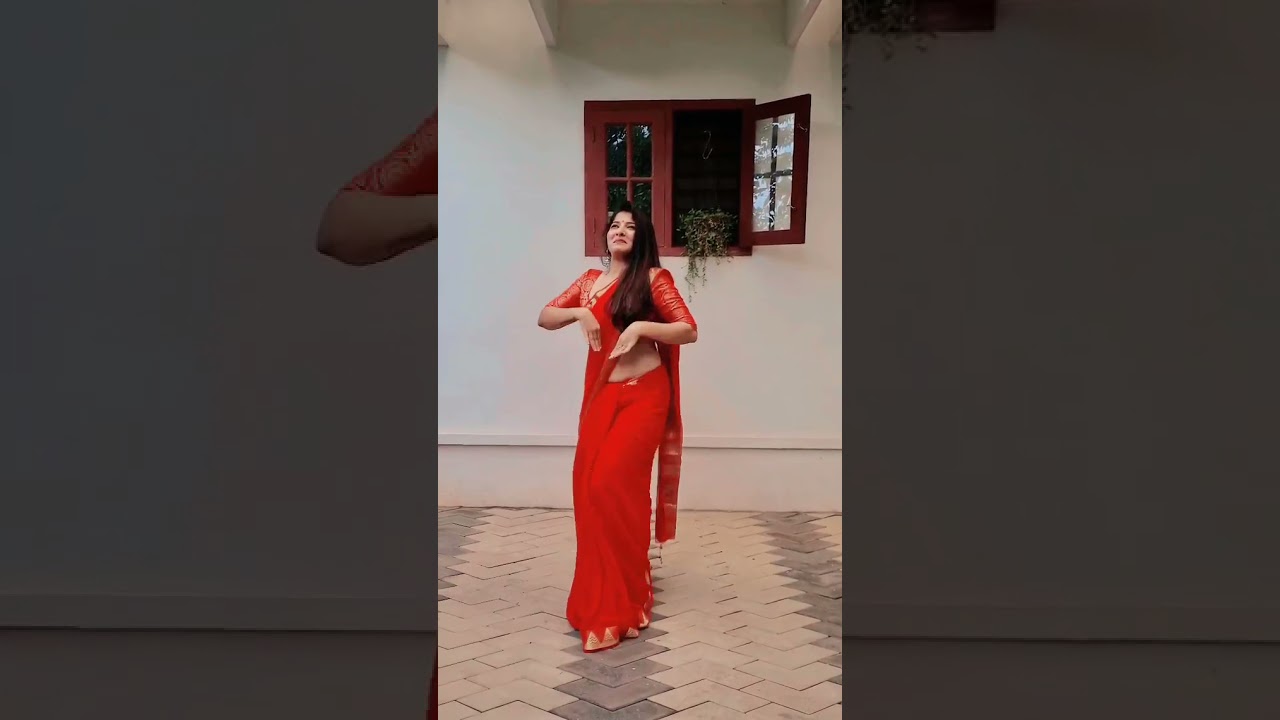Aswathy Nair hot in Saree New reels 😍 | Mallu Videos