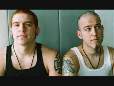 Athena - Öpücük