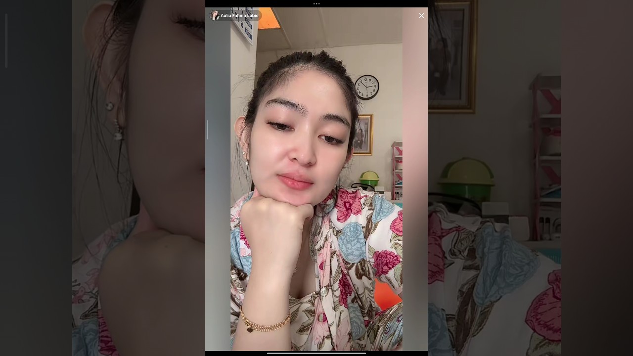 Aulia Fahma Lubis Hot Live belahan putih mulus cuma pakai pink 🩷