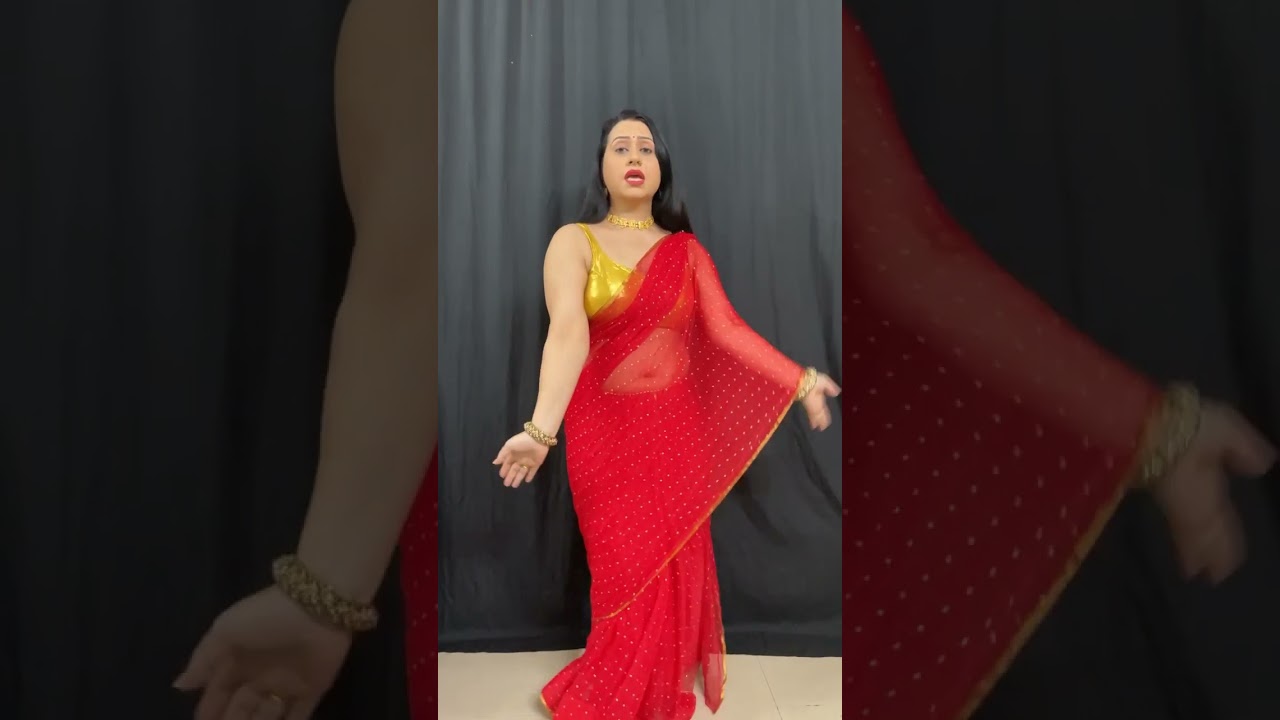 aunty Anjali boddu #chubby #cleavage #boobsshow #hugeboobs #auntylovers #sexyvideos #bootyshake