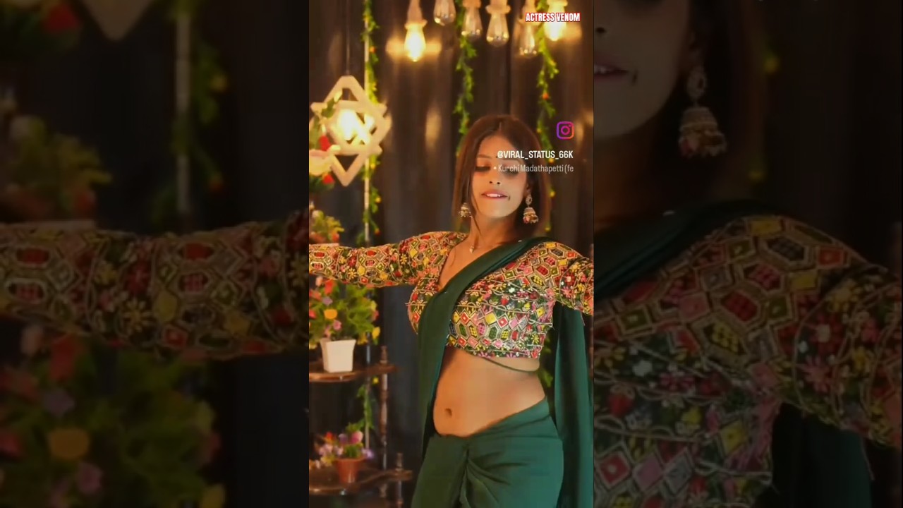 Aunty hot navel show🔥🥵💦#shorts #short #shortsvideo #shortsfeed #trendingshorts #viral #trend