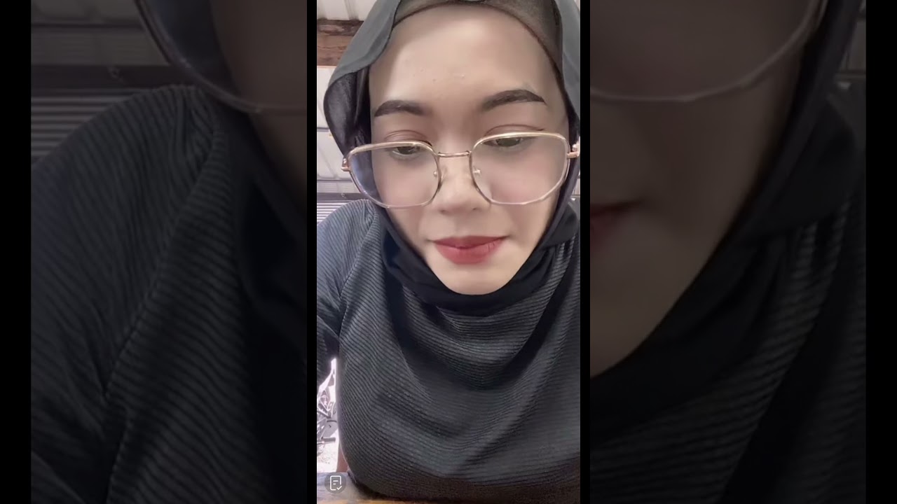 awek baju hitam