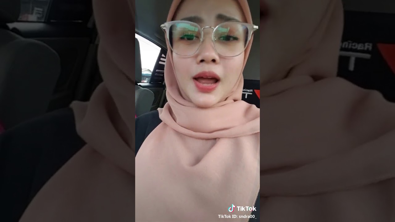 Awek tudung cute