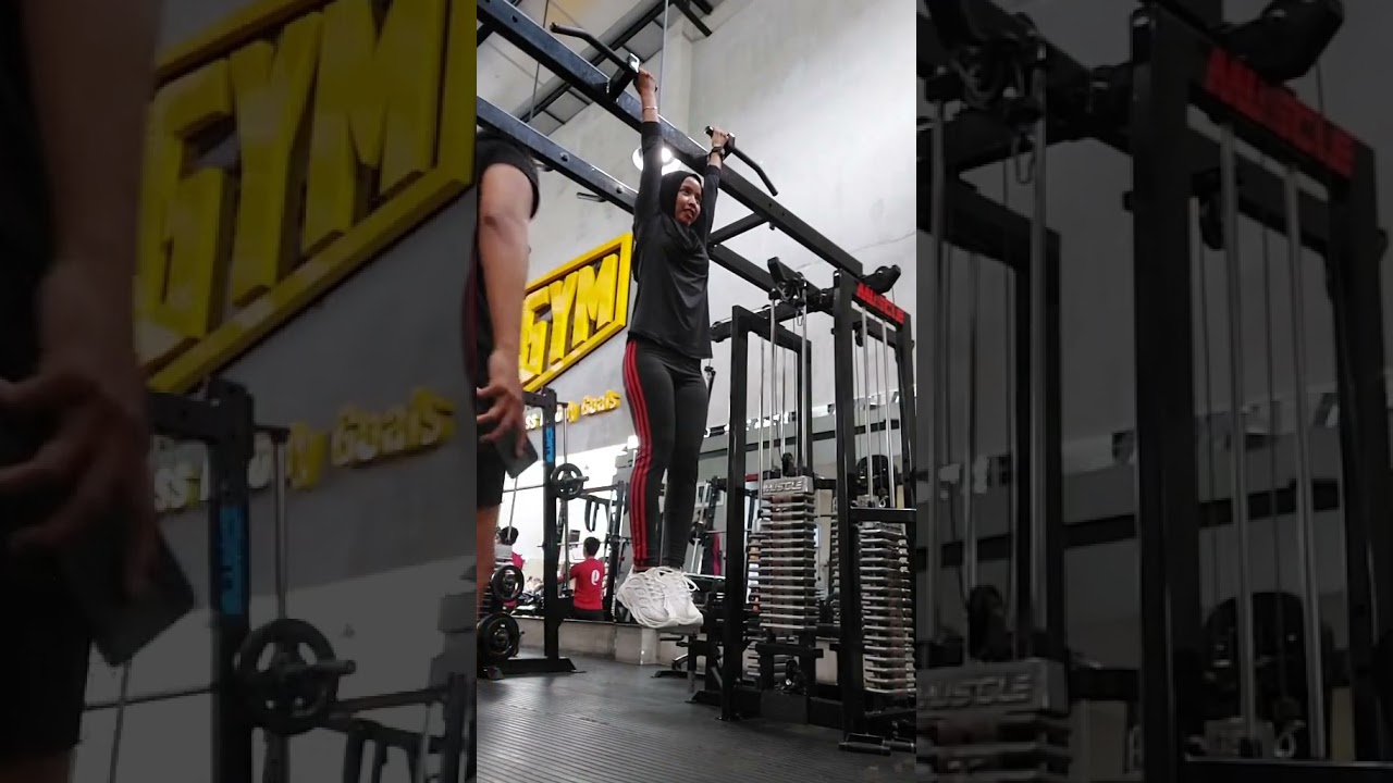 Awek tudung gym padu