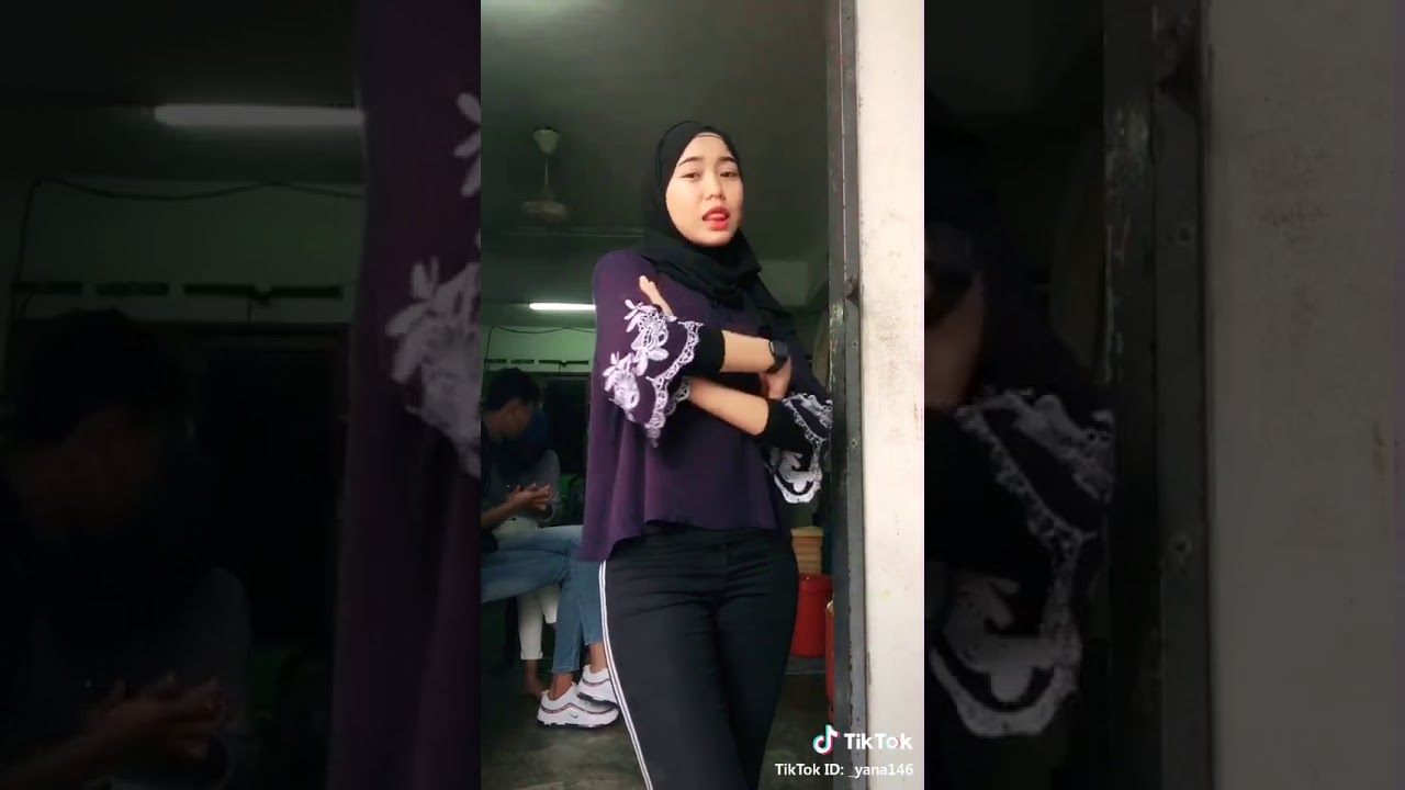 Awek tudung
