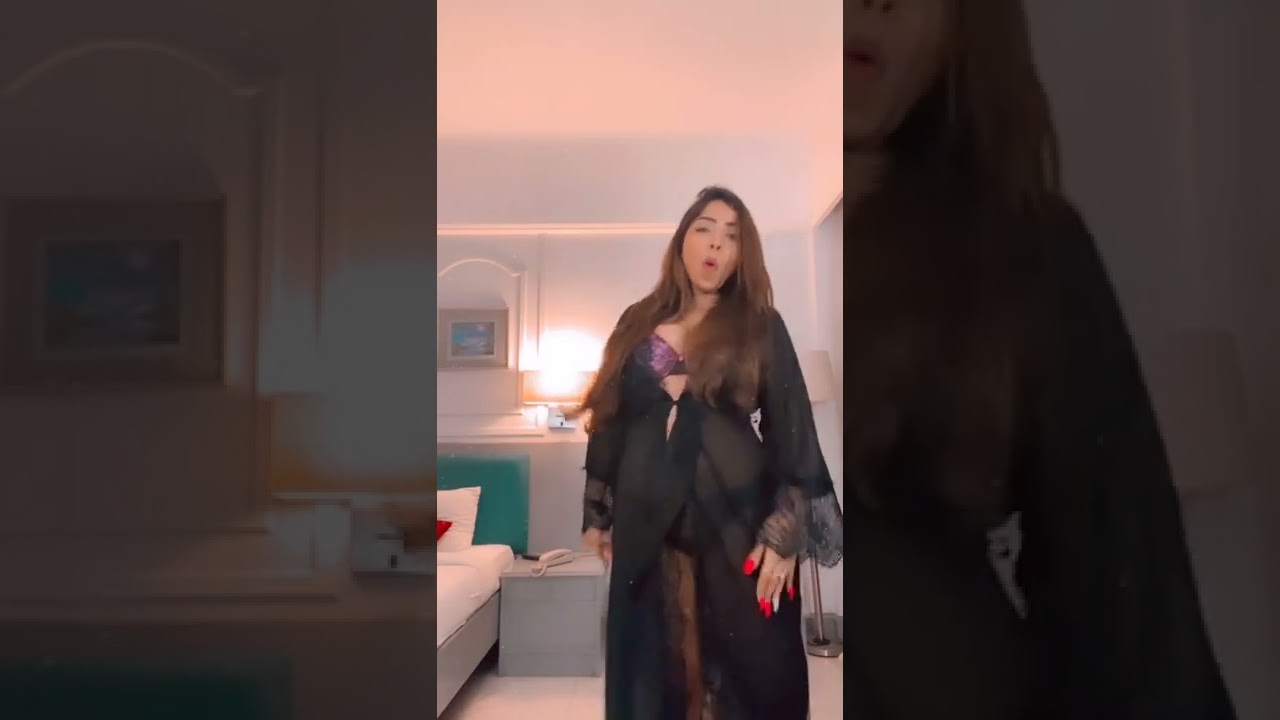 Ayushi Jaiswal 🔥 Hot