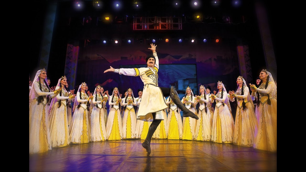Azeri dance - so rhythmic and expressive...