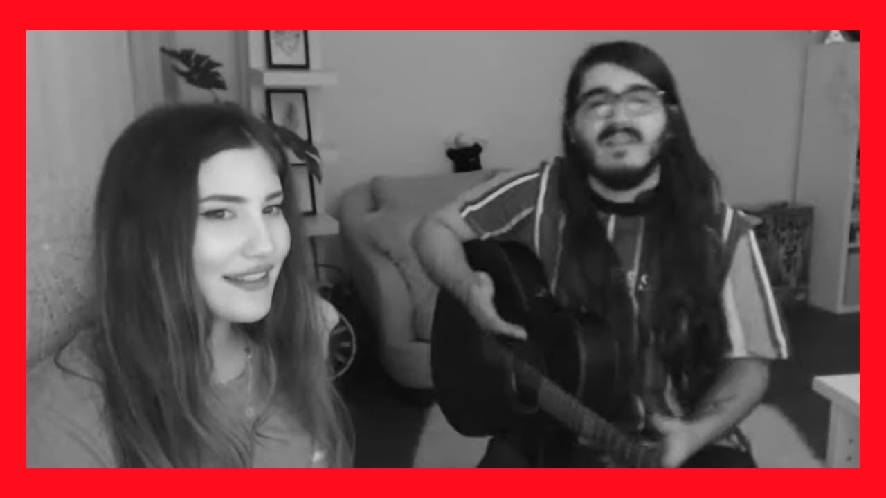 AzunyanOzge - Kendine Müzisyen Şarkı Söylemeyi Öğretmeye Çalışıyor