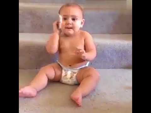 Baby llora por su celular XD 😂😂😂😂🤔😅