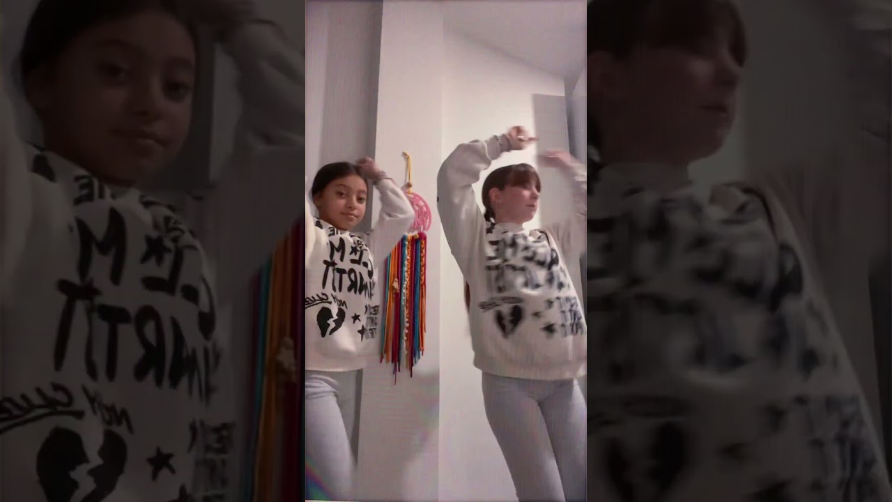 Baile viral tiktok con mi gemela