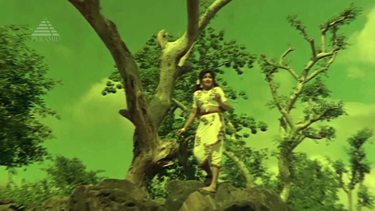 Barefoot Indian slave girl - 1