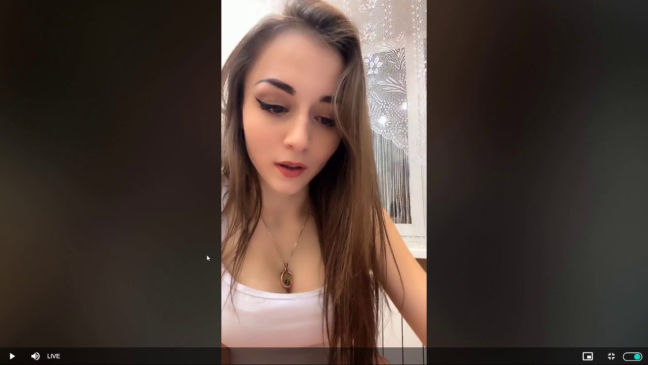 Bass Shaking Dance Maria Kaif 2