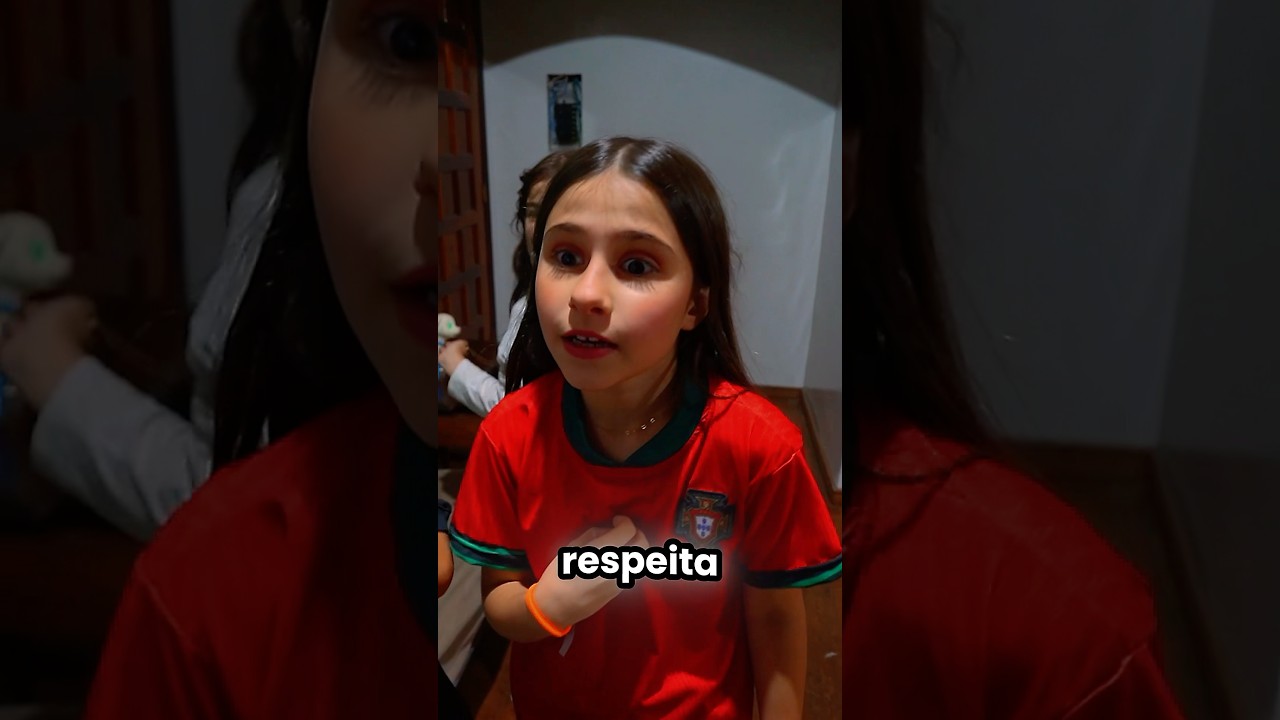 Batalha de Rap: MINA CRIA VS ANINHA