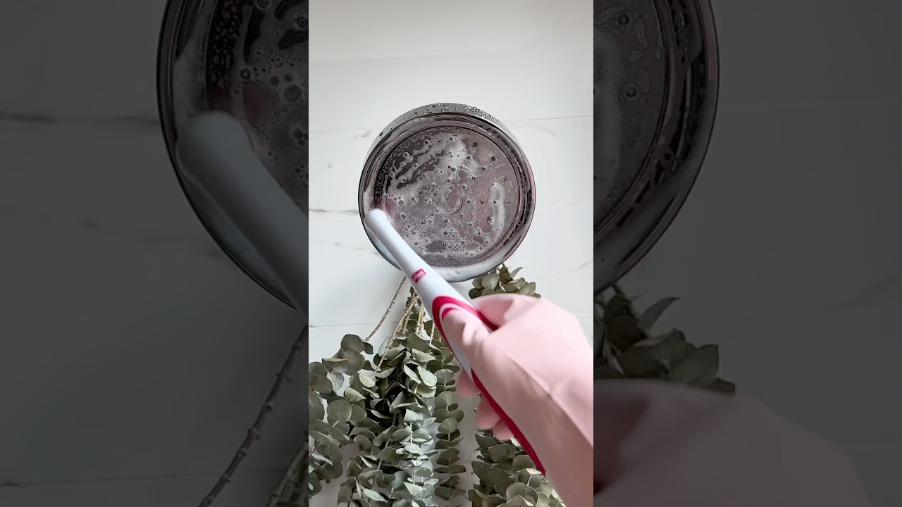 Bathroom deep clean 🧼 #deepclean #cleaning #bathroom #asmr #pink #aesthetic #shorts #motivation