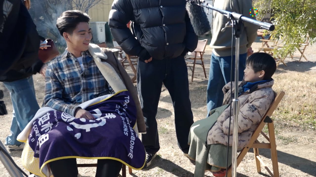 賀来賢人、子役とBBQで撮影に“父の顔”チラリ　自身が250%の力を発揮するタイミングは「お風呂入れてご飯食べさせて…」　新TVCM「ハッピーターンスパイス＆250%パウダー 旨味楽屋篇」