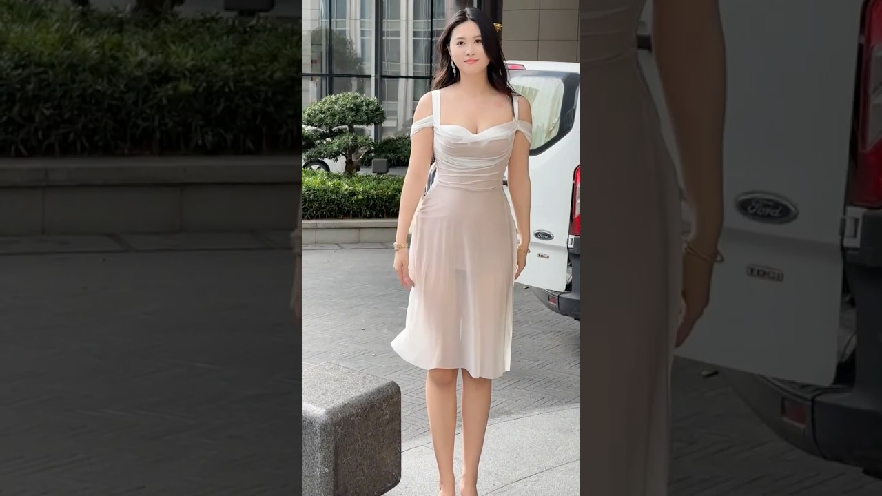 Beautiful Chinese Girl | Chinese Street Fashion #shorts #chinesefashion #douyin