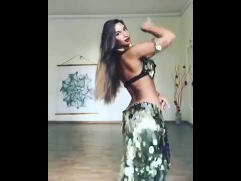 Beautiful sexy belly dance 💖 amazing B**** moving 💞 most sexy H**** 👍