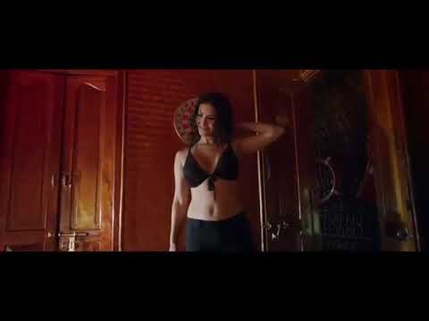 Beautiful Sunny leone Movie scene from film jackpot