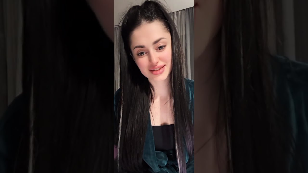 beautiful Turkish girls live vlog #live #viralreels #beautifulgirls #vlog #cute #presents #reel