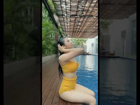 Berenang Bareng Maria Vania Yuk