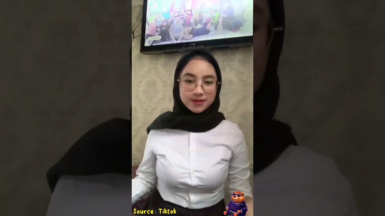 Bergairah #jilbabsange #jilbabhot #jilbabgununggedetransparan #jilbabketat #tobrut #viral #short