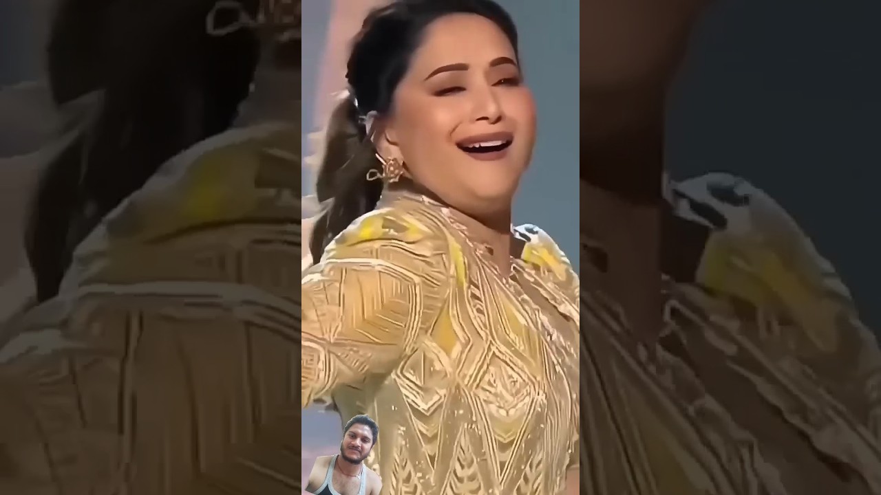 best dance of Madhuri n Karishma ❤️ status #love #ehatsappstatus #90severgreen #90sromanticsongs