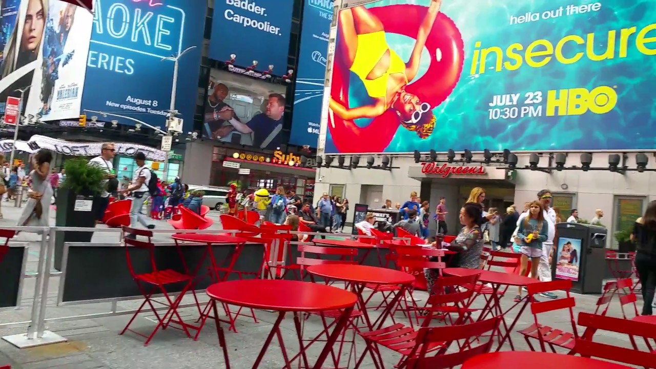 BEST Times Square Italian Violin and Magis SPUN Chair Musica