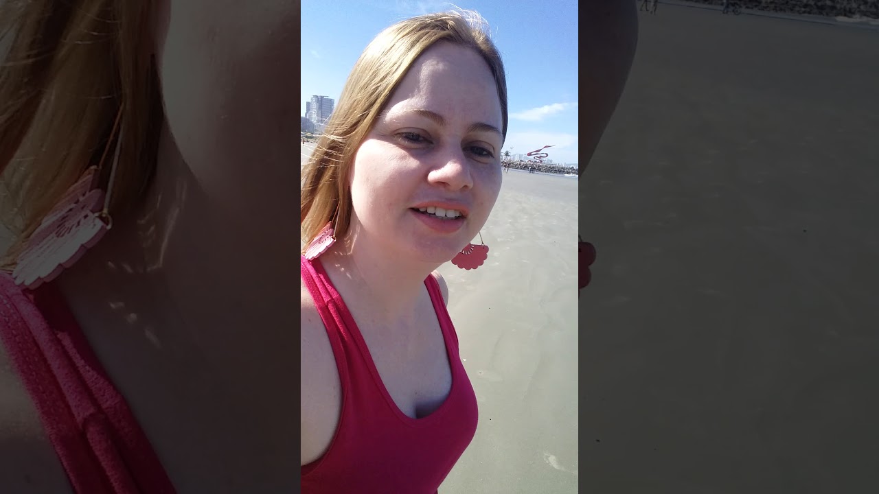 Beth gravando as gatinhas na praia de Santos ♡