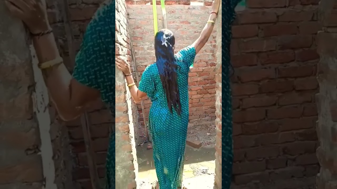 Bhabhi bath || village bhabhi bath || village bhabhi washing clothes || village bath #village