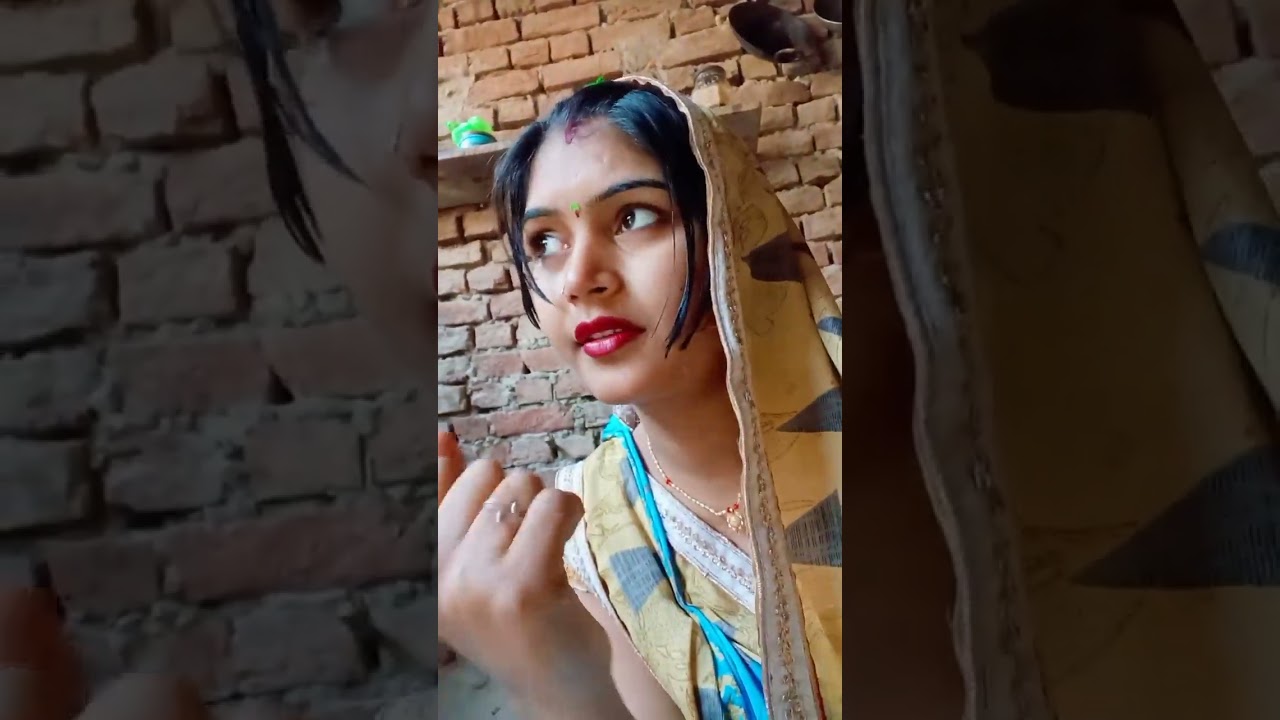#bhabhi #gawi ki #पारियों जैसी खुबसूरत लगती है #hot #भाभी #video call #sexy #girls