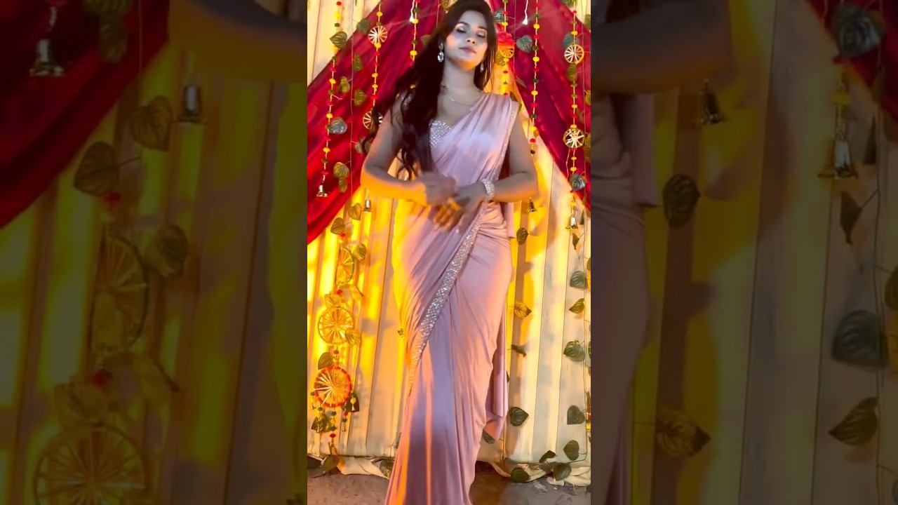 Bhabhi ji #hot #desi #bhabhi #saree #reel #trending #viralvideo #sareereel