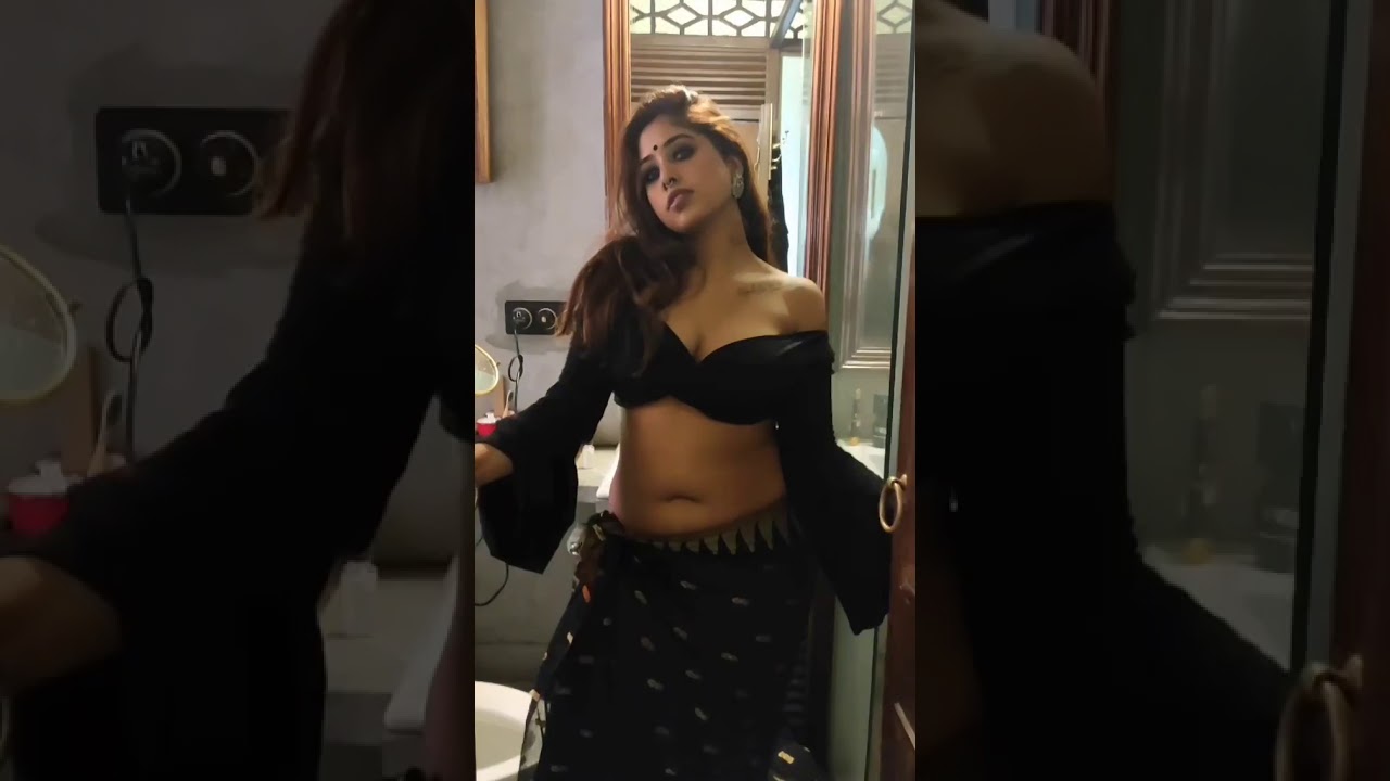 Bhabhi ki gadrayi javani ki chuchi Bhabhi ne Boobs dikhaye Bra khol ke🙈🙈😍