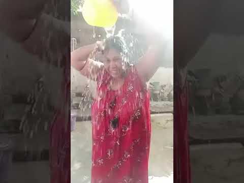 bhabi nahabw wala video || village house wife washing video || desi bhabi gosol video #volgs