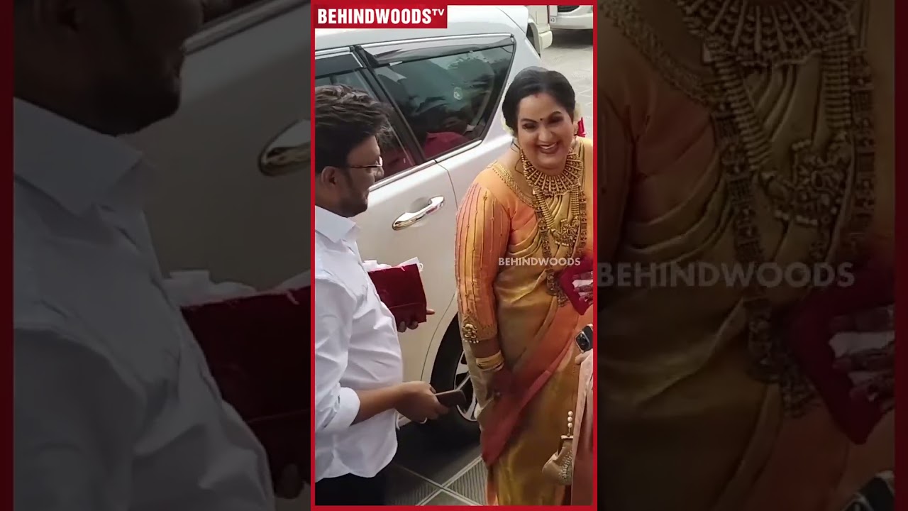 Bhagyaraj காலில் விழுந்து ஆசிர்வாதம் வாங்கிய Radha 🥰 Karthika Nair Wedding | Throwback