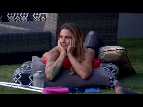 Big Brother 19's Raven Walton Shows Off Her Dance Skills