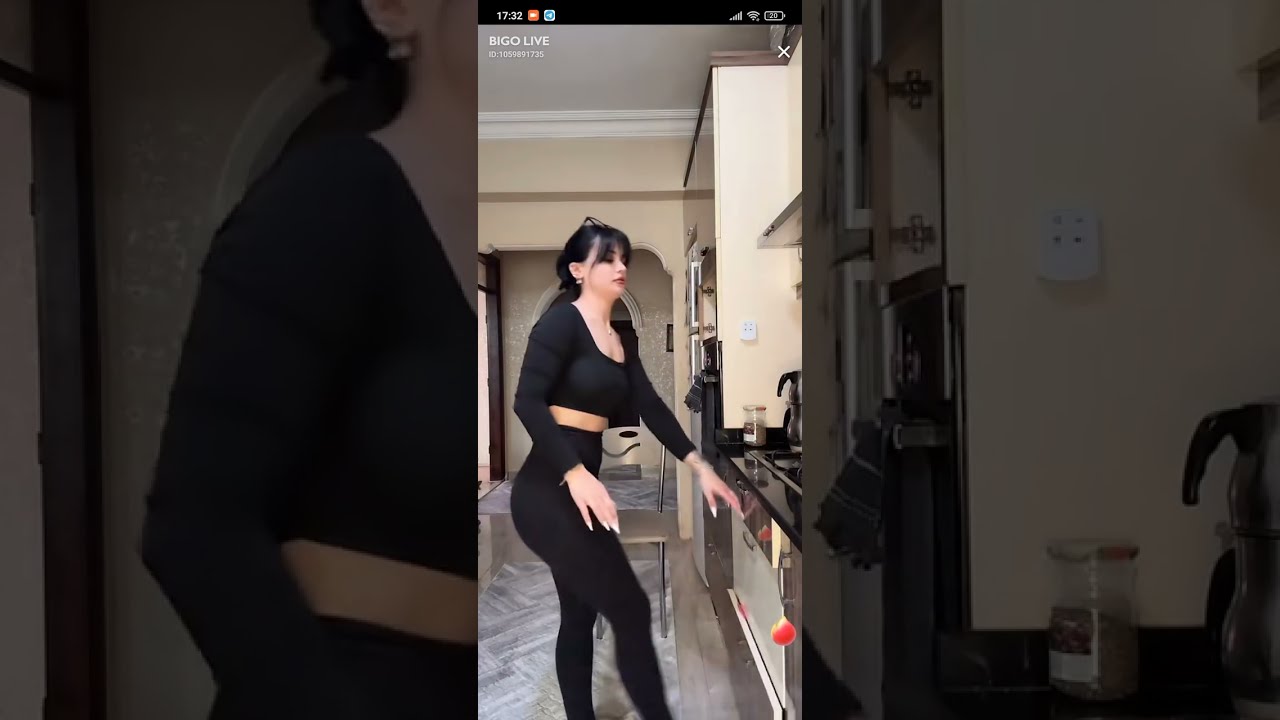 Bigo black leggings periscope live at home