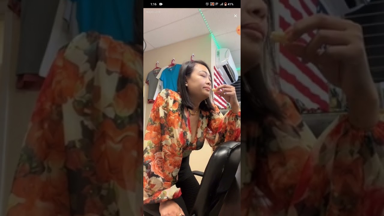 bigo live  cute girl on chair