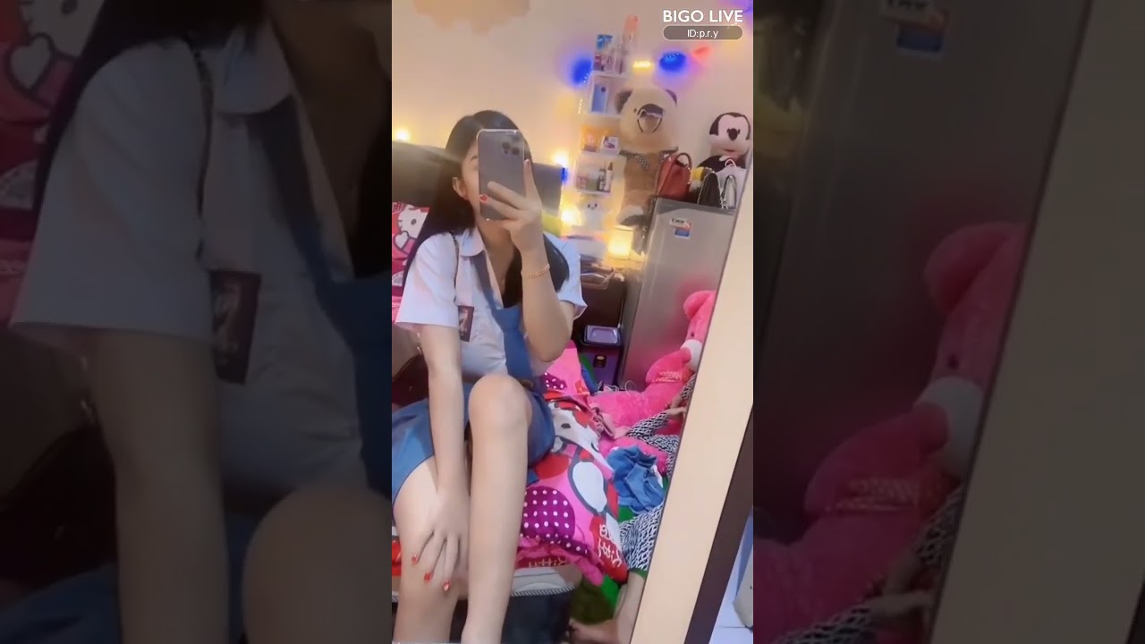 Bigo live cewek SMA cantik selvie dalam kamar ❤️