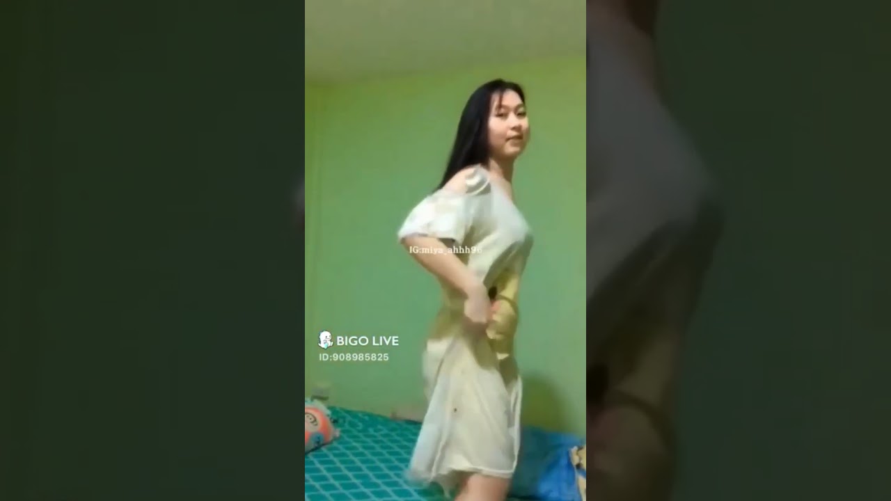 Bigo Live Hot 🔥 #hotbigo #bigolive #desahan #viral #trending #bigolivehot #bigohot #dance #hot