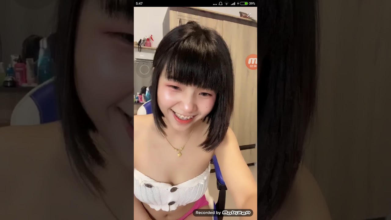 Bigo live hot cewek imut thailand goyang pantat nungging bergetar pt.1