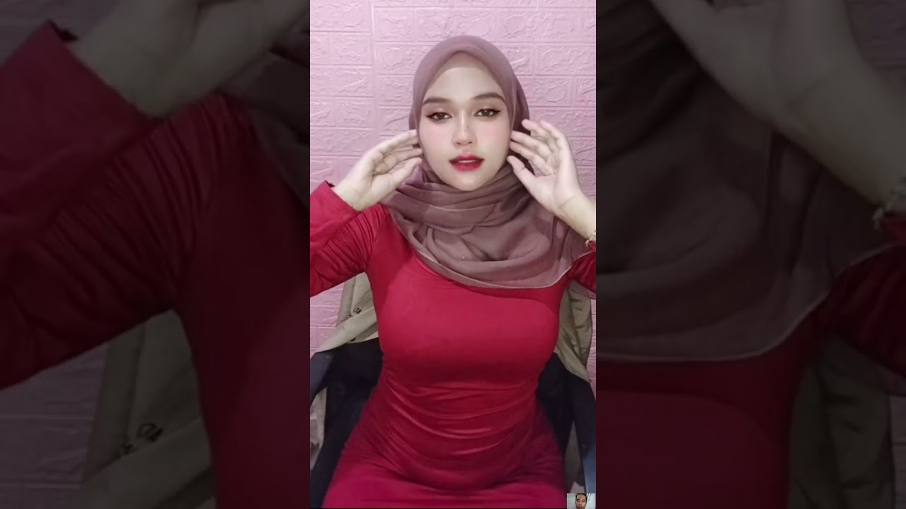 Bigo live hot cewek jilbab solehah idaman #bigo #live #tangolive #beautifulgirl