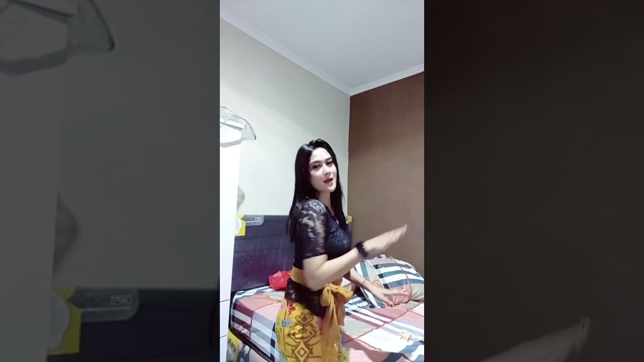 Bigo Live hot tante semok gemoy goyang ebot Tiktok viral