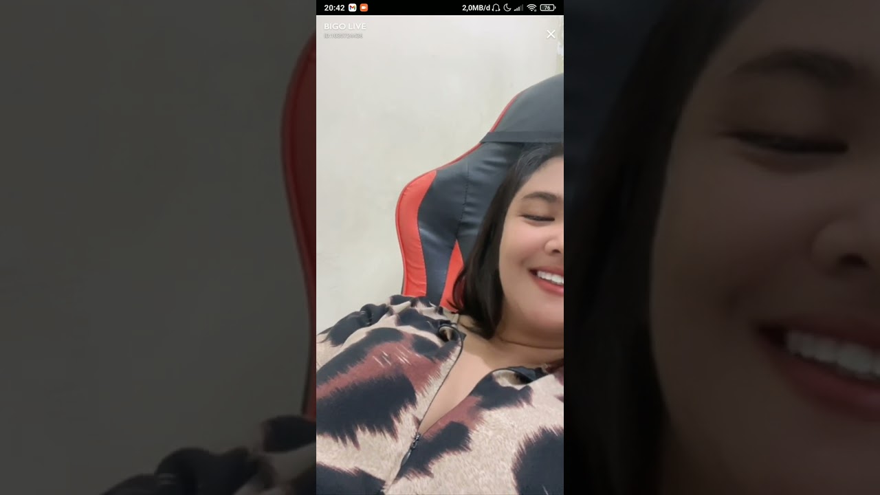 BigoLive - Host Cantik Haluin Pascol