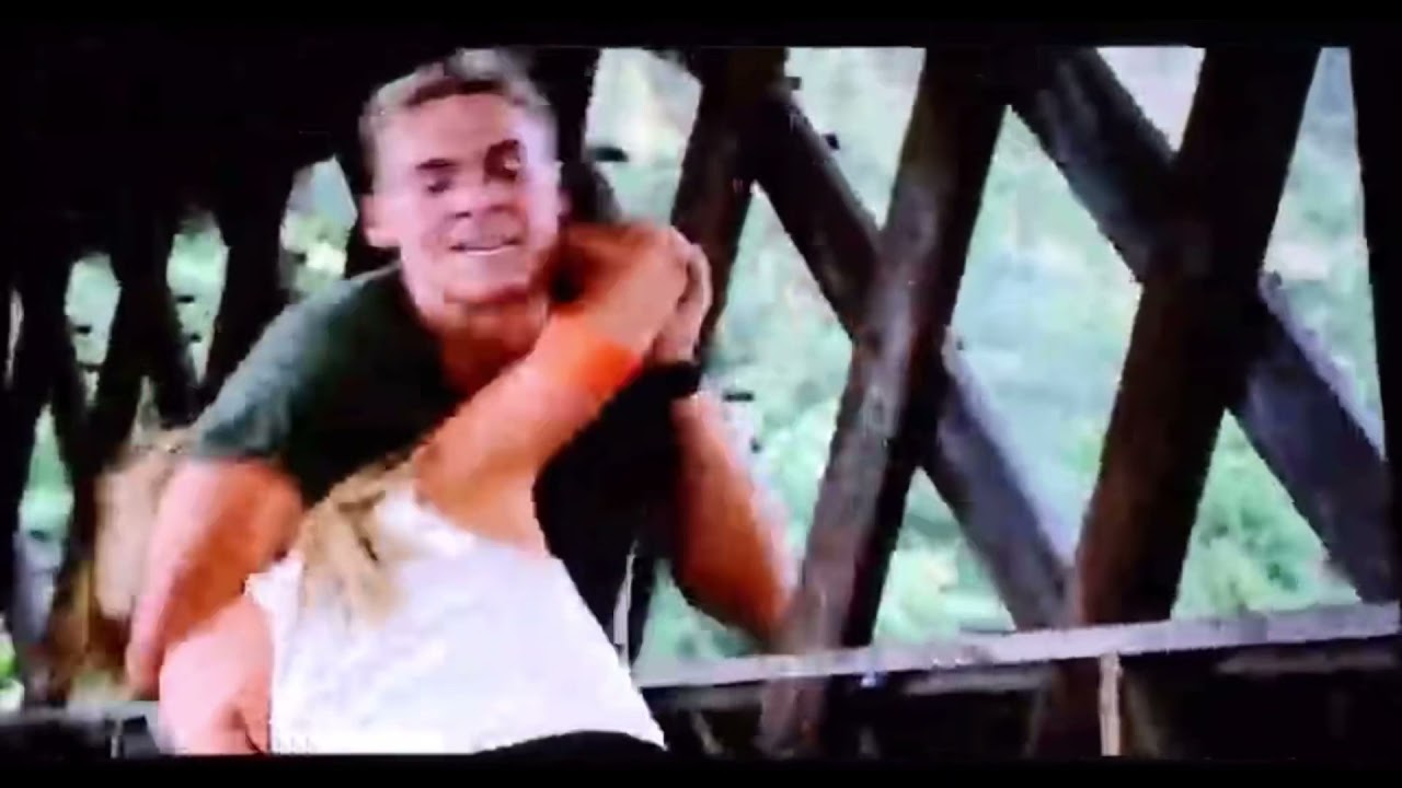 Blondie kicks dude in the balls