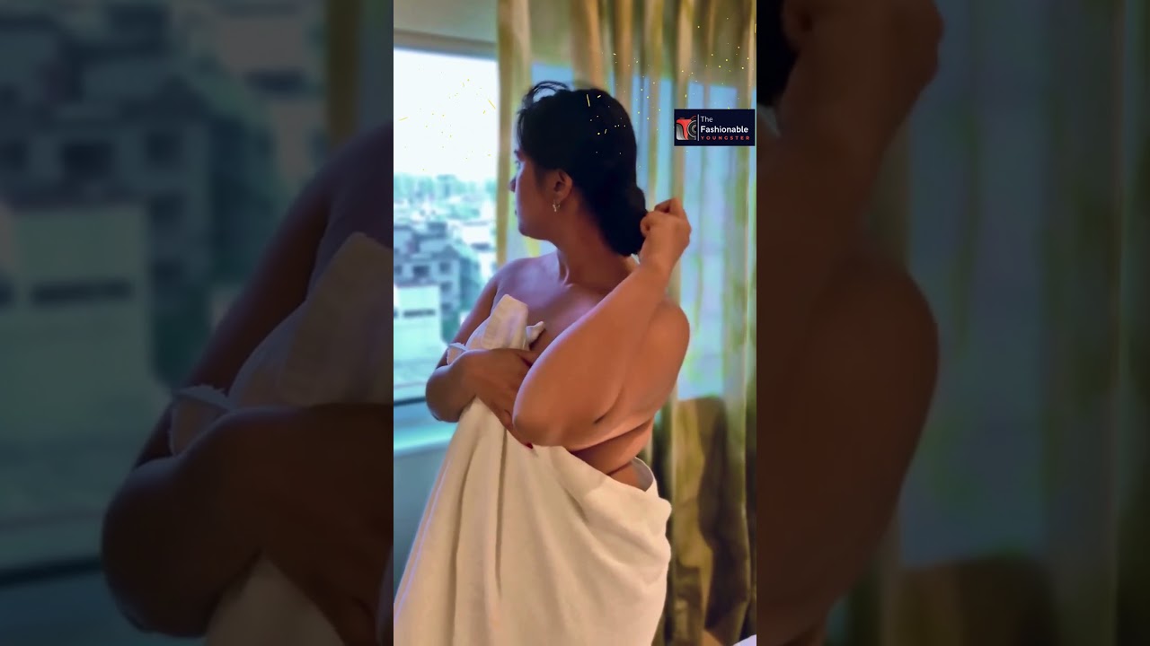 Bold Video Shoot । Model Navel Show Saree Shoot । Saree Fashion Shoot । Saree Lover#shorts #yt