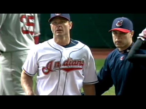 Borowski gets the final out for save in Game 3 of 2007 ALCS
